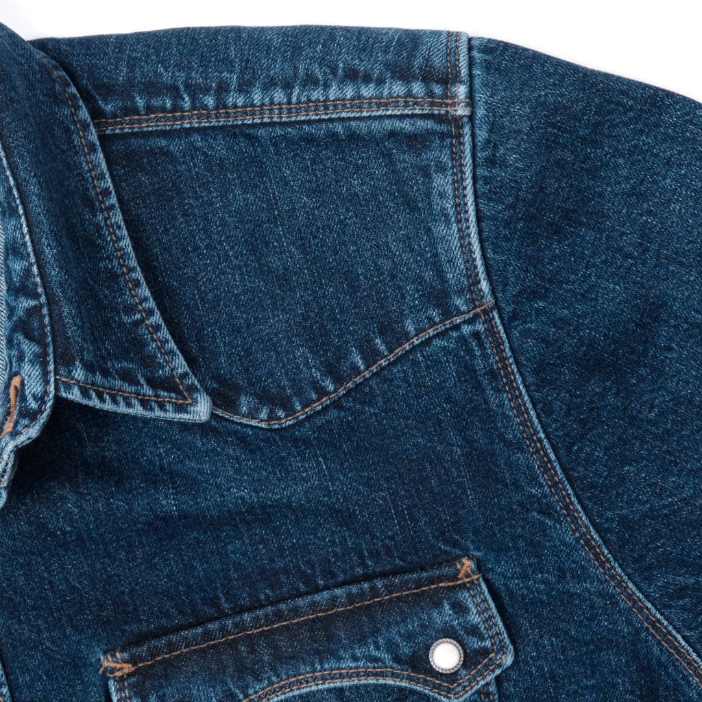 Freenote Cloth - modern western Shirt - 11 ounce - washed denim - Close up of shoulder